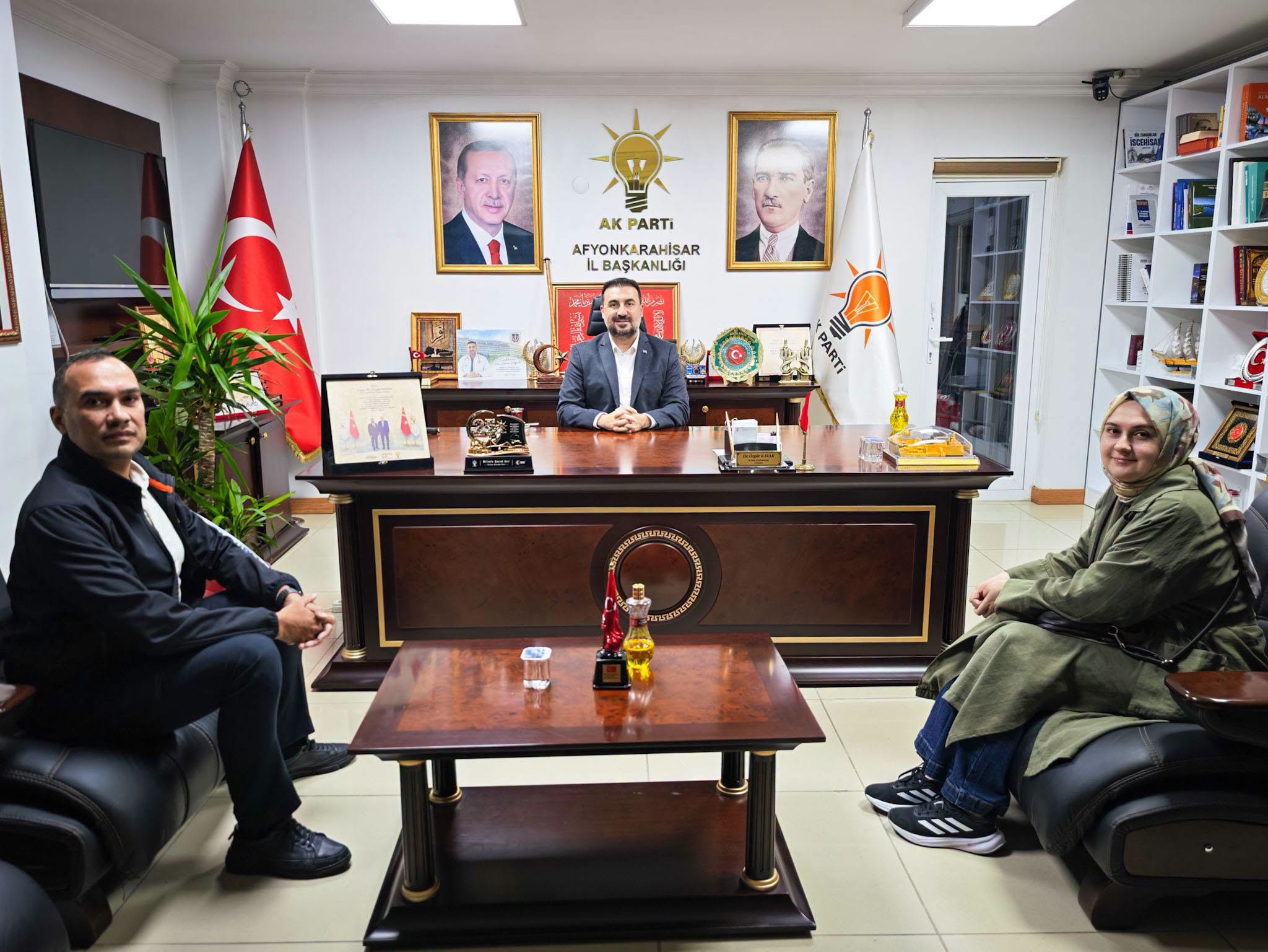 AK Parti Afyonkarahisar İl Başkanı Özgür Kavak, Cuma gününe parti