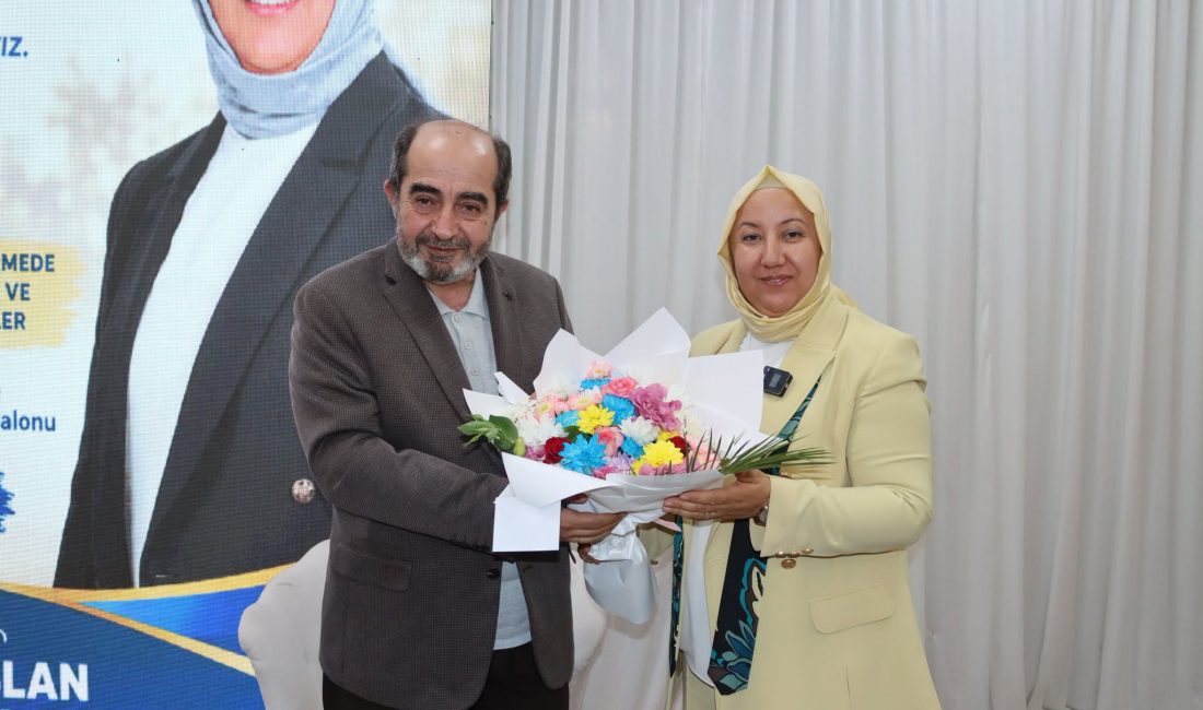 İscehisar Belediyesi tarafından düzenlenen kültürel etkinlik kapsamında Akademisyen Yazar Dr.
