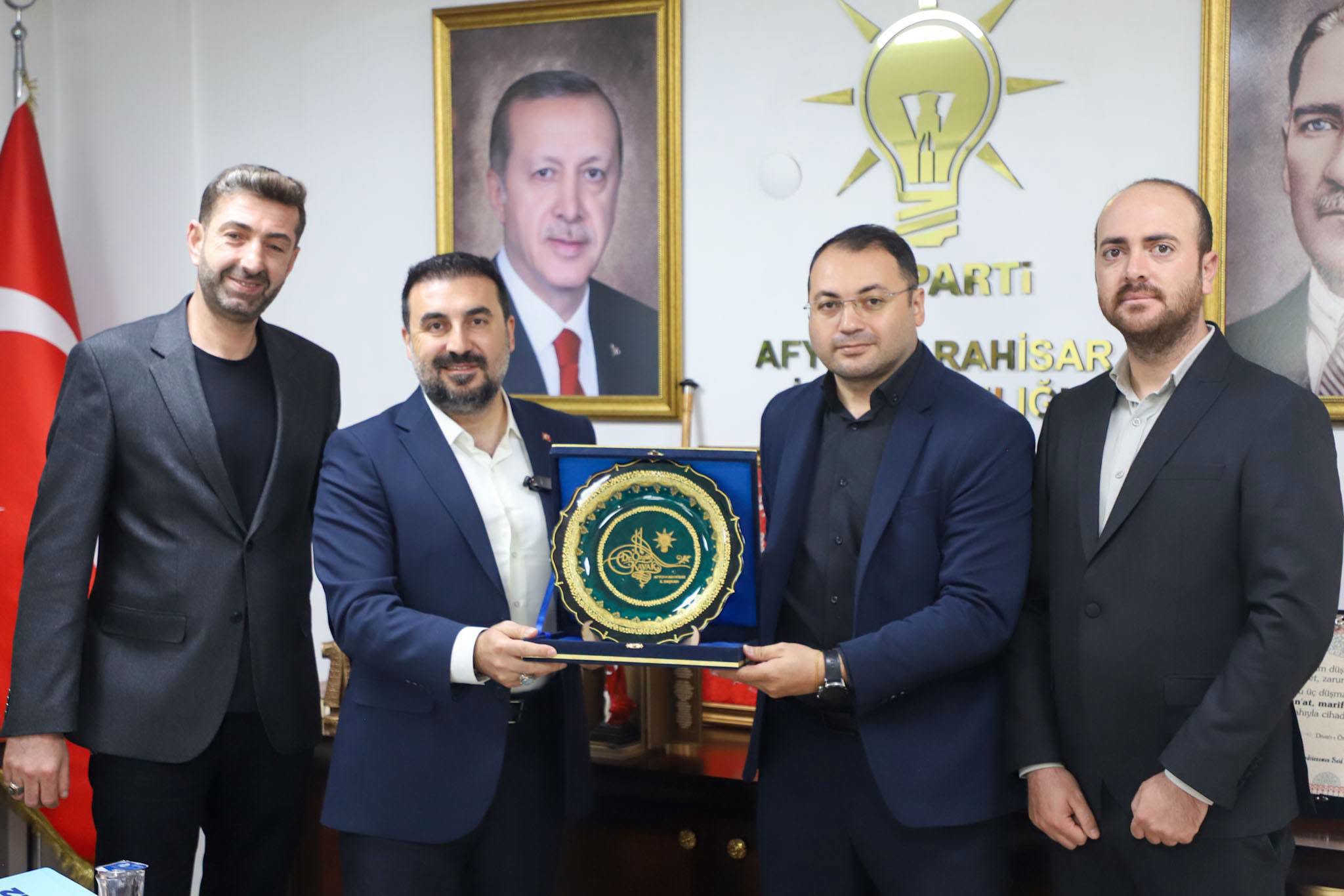 Özgür Kavak’a hayırlı olsun ziyaretleri sürüyor