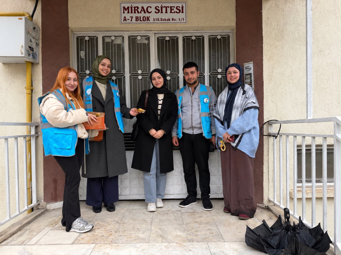 AK Gençlik’ten 18 yaşına giren gençlere doğum günü sürprizi 1 AK Gençlik’ten 18 yaşına giren gençlere doğum günü sürprizi