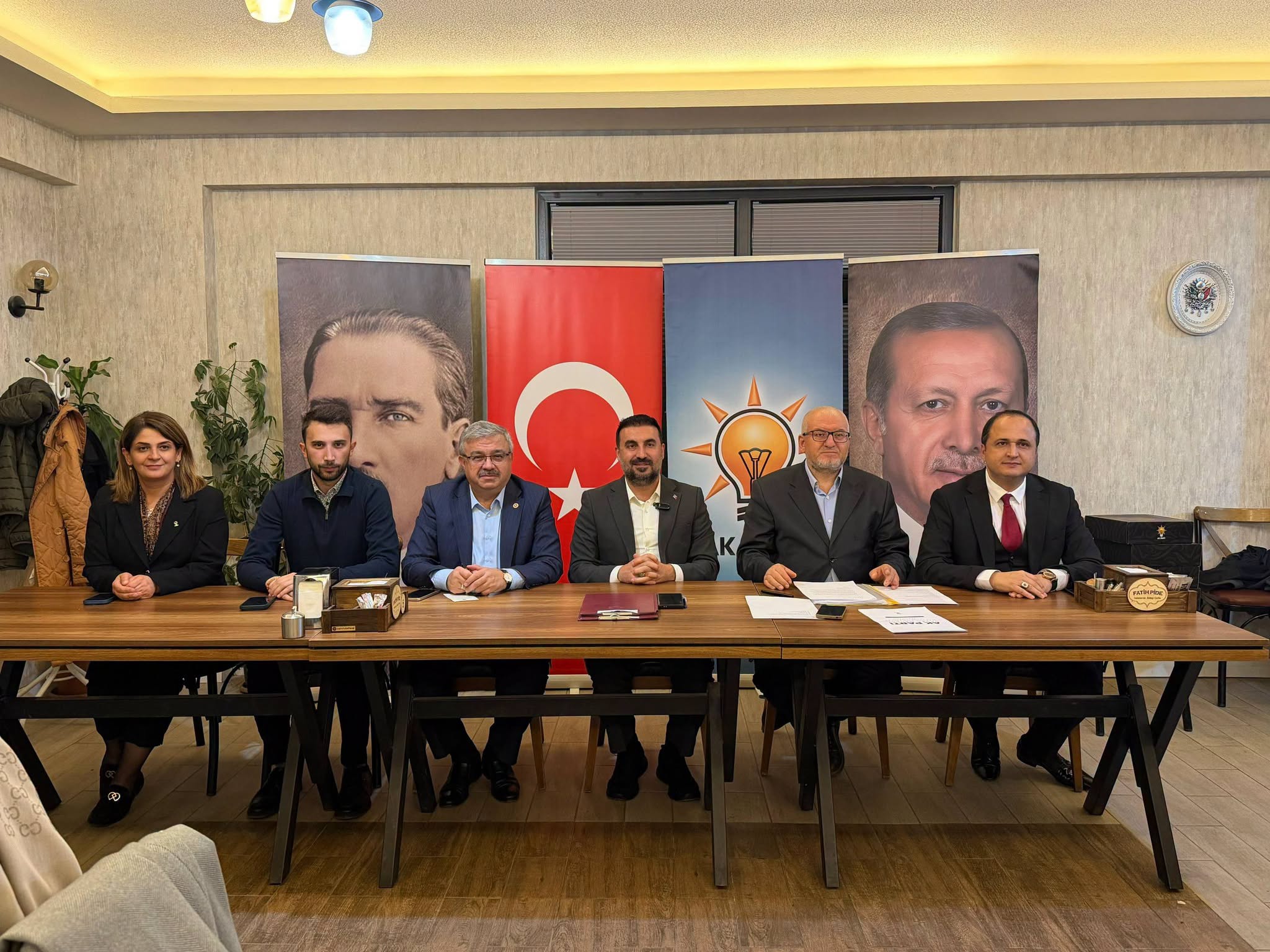 AK Parti Afyonkarahisar İl Başkanı Dr. Özgür Kavak başkanlığında gerçekleştirilen