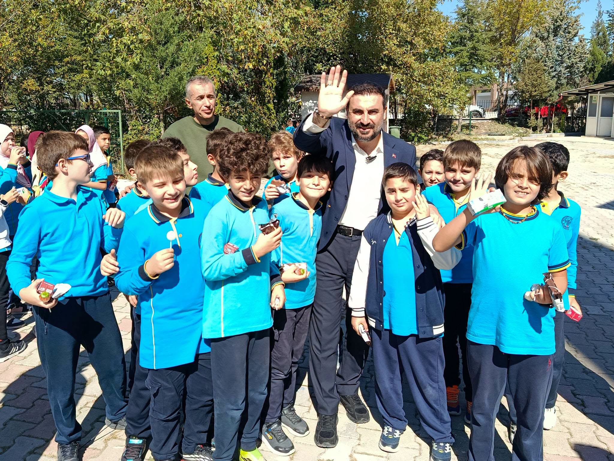 AK Parti heyeti Selçuklu Camii’nde vatandaşlarla buluştu