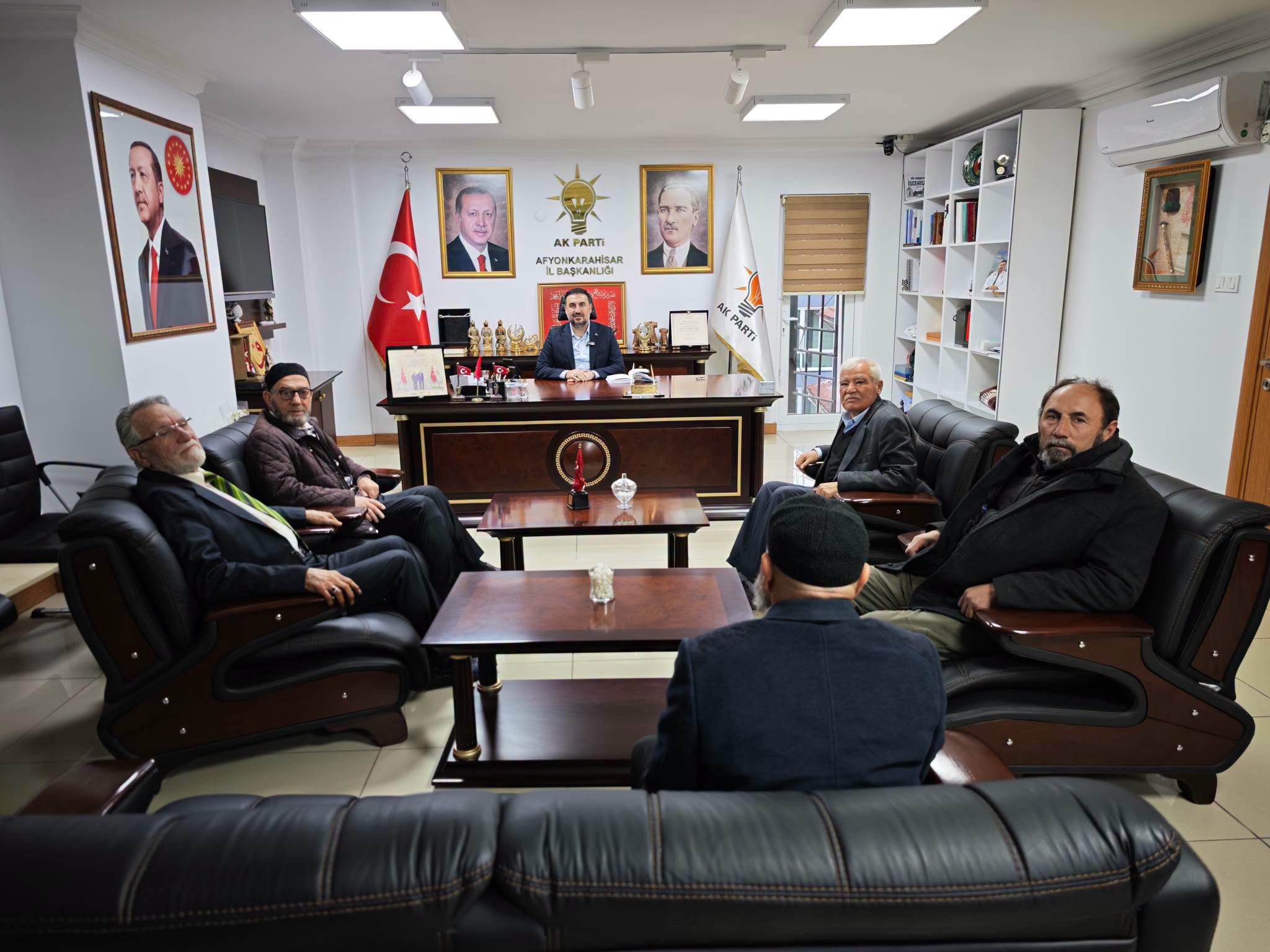AK Parti Afyonkarahisar İl Başkanı Dr. Özgür Kavak, partinin kurucu