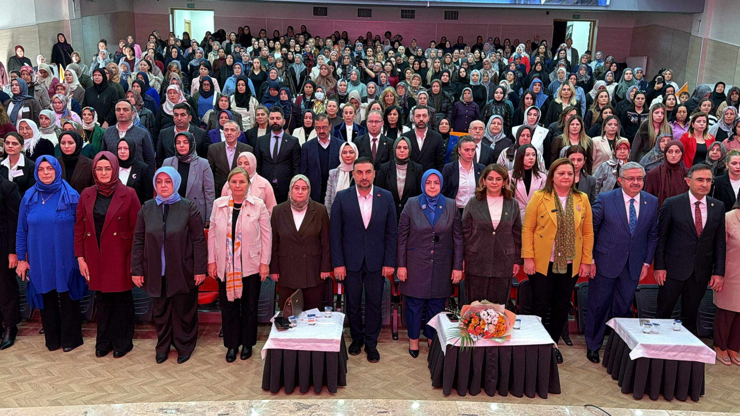 AK Parti Afyonkarahisar İl Kadın Kolları Danışma Meclisi Toplantısı, yoğun