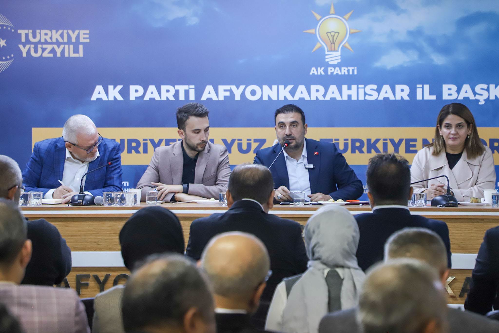 AK teşkilatta haftalık toplantı yapıldı 11 AK teşkilatta haftalık toplantı yapıldı