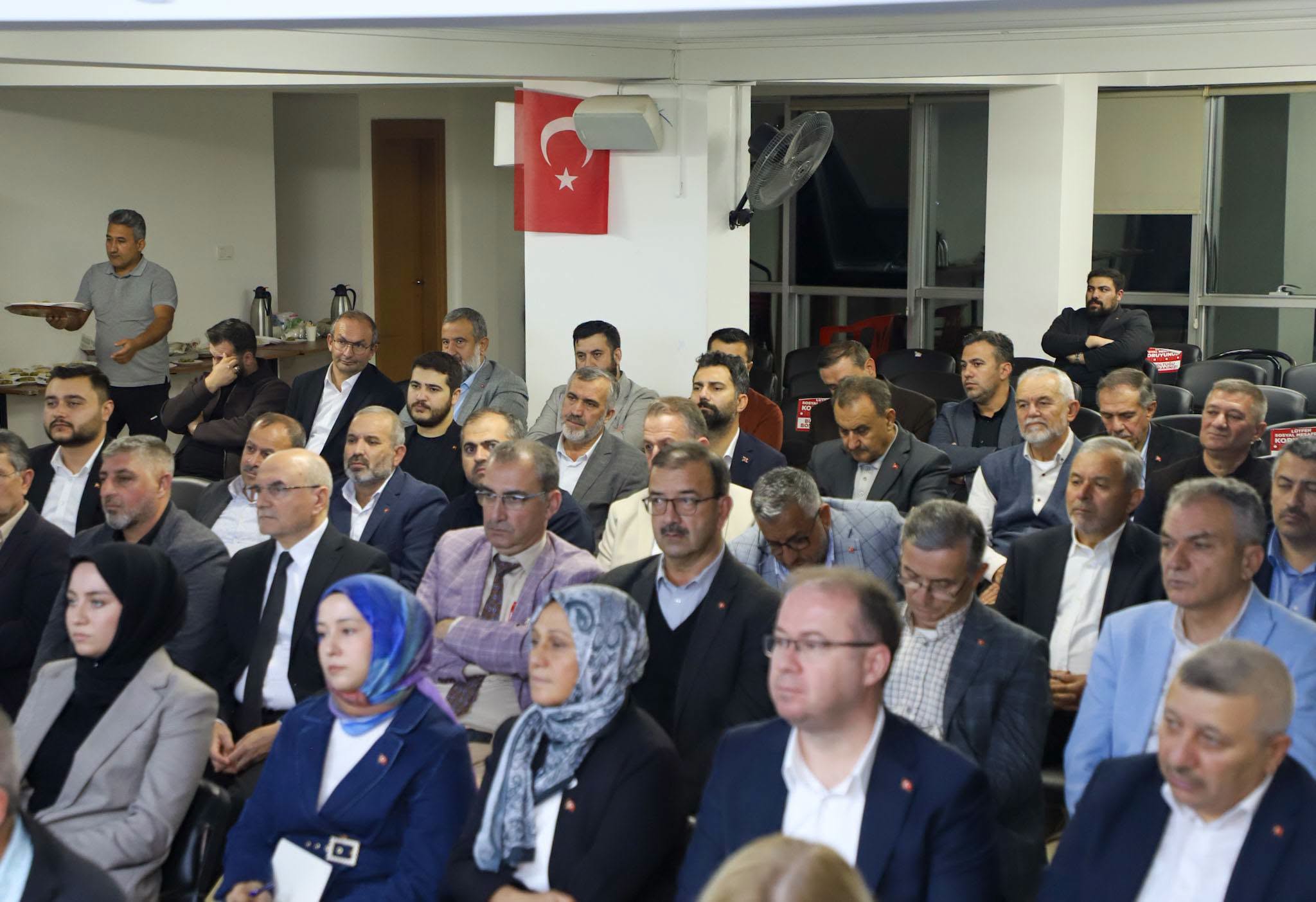 AK teşkilatta haftalık toplantı yapıldı