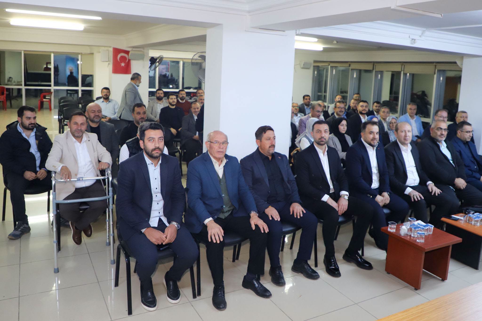 AK teşkilatta haftalık toplantı yapıldı