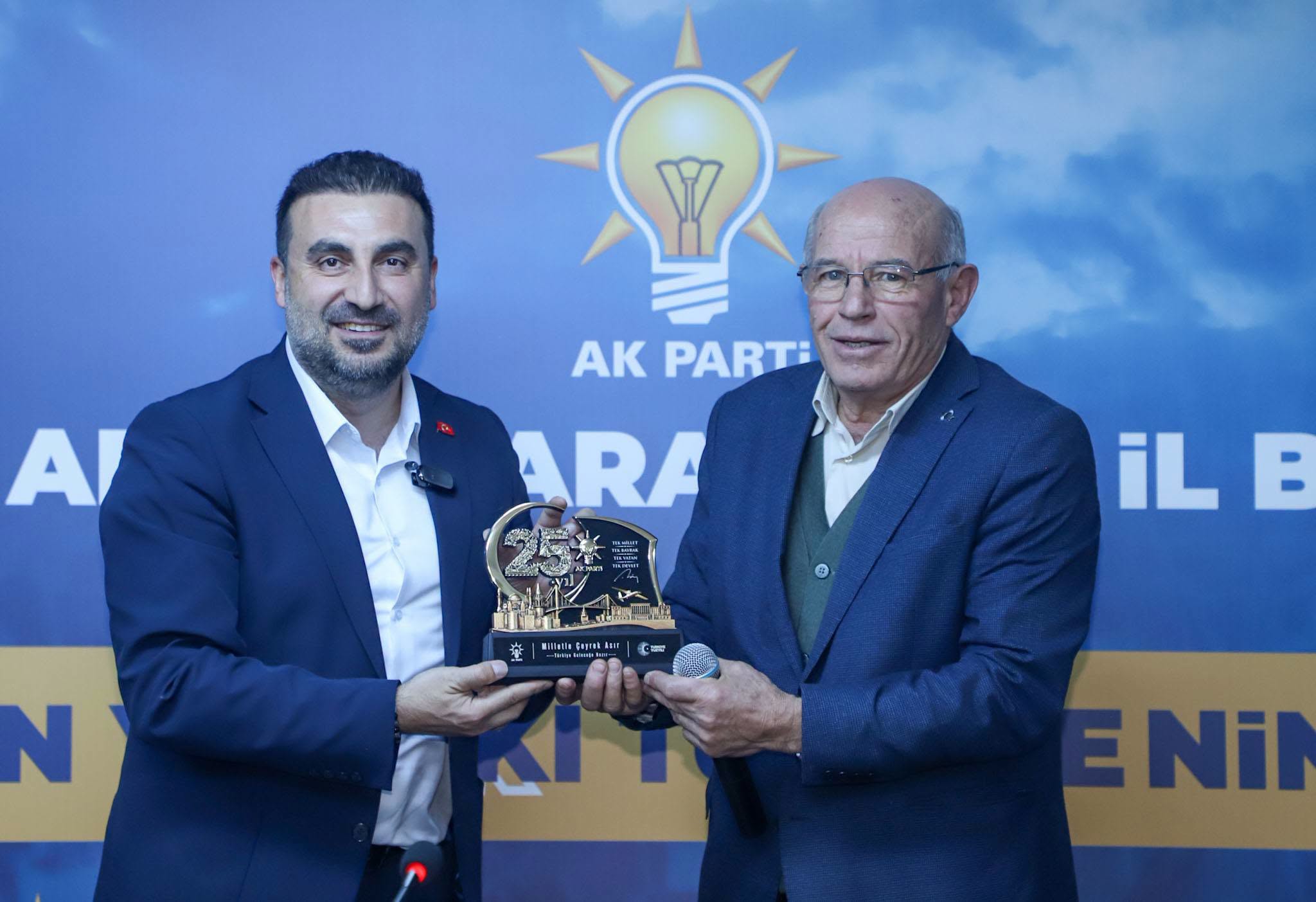 AK teşkilatta haftalık toplantı yapıldı 3 AK teşkilatta haftalık toplantı yapıldı