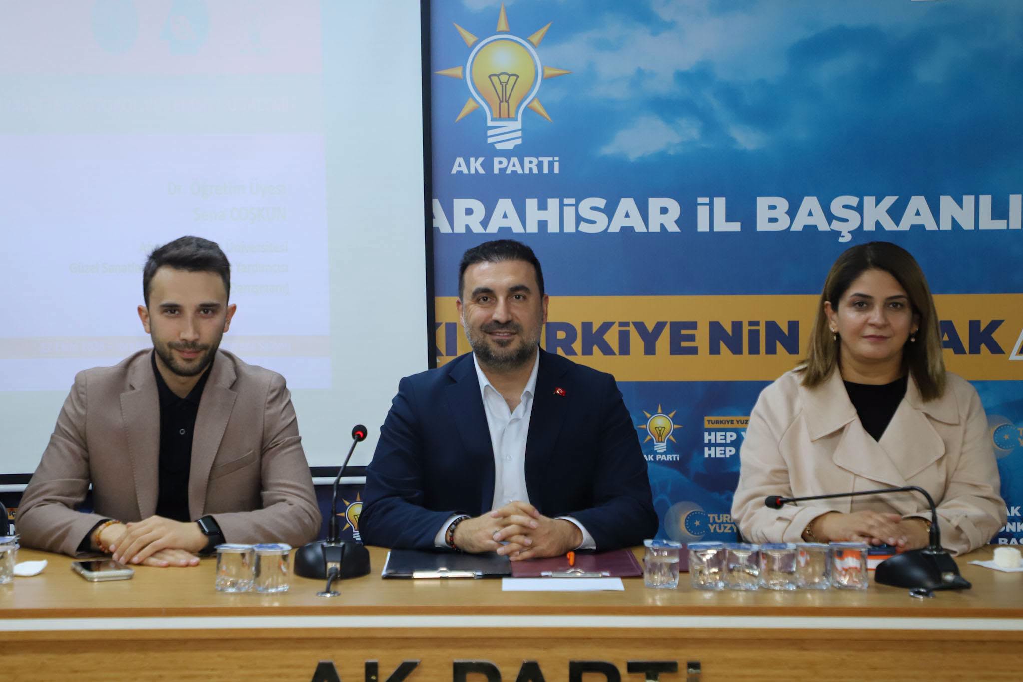 AK teşkilatta haftalık toplantı yapıldı