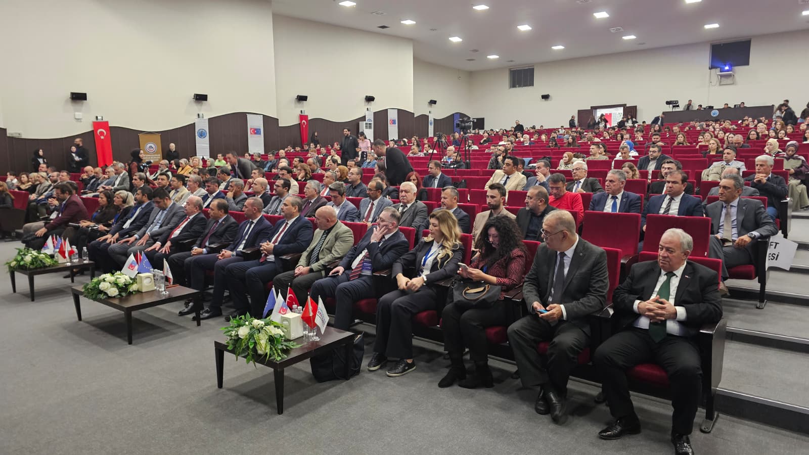 AKÜ’de Avrupa fonları ve inovasyon fırsatları ele alındı 3 AKÜ’de Avrupa fonları ve inovasyon fırsatları ele alındı