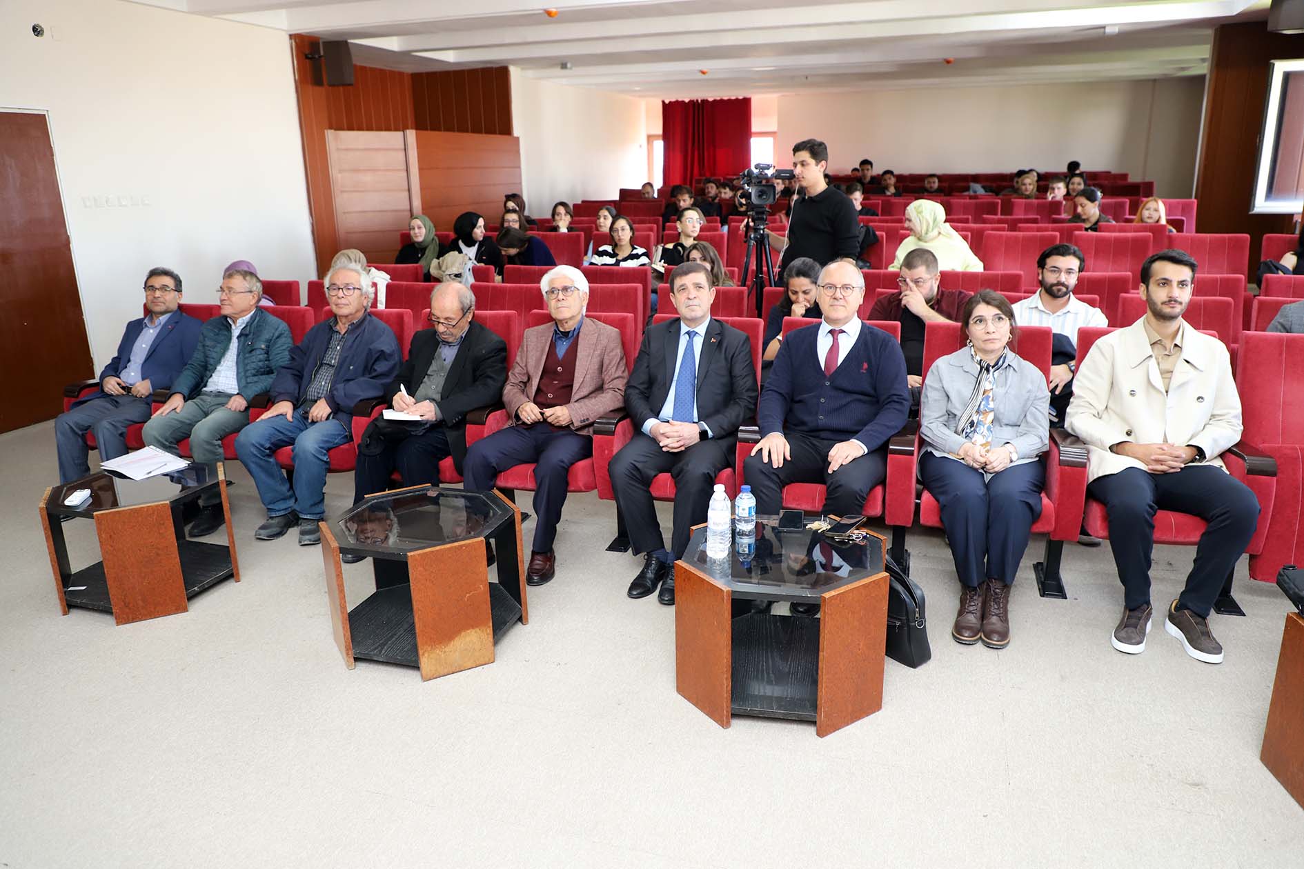 Afyon Kocatepe Üniversitesinde (AKÜ) Cumhuriyet’in ilanının 103. yıl dönümü dolayısıyla
