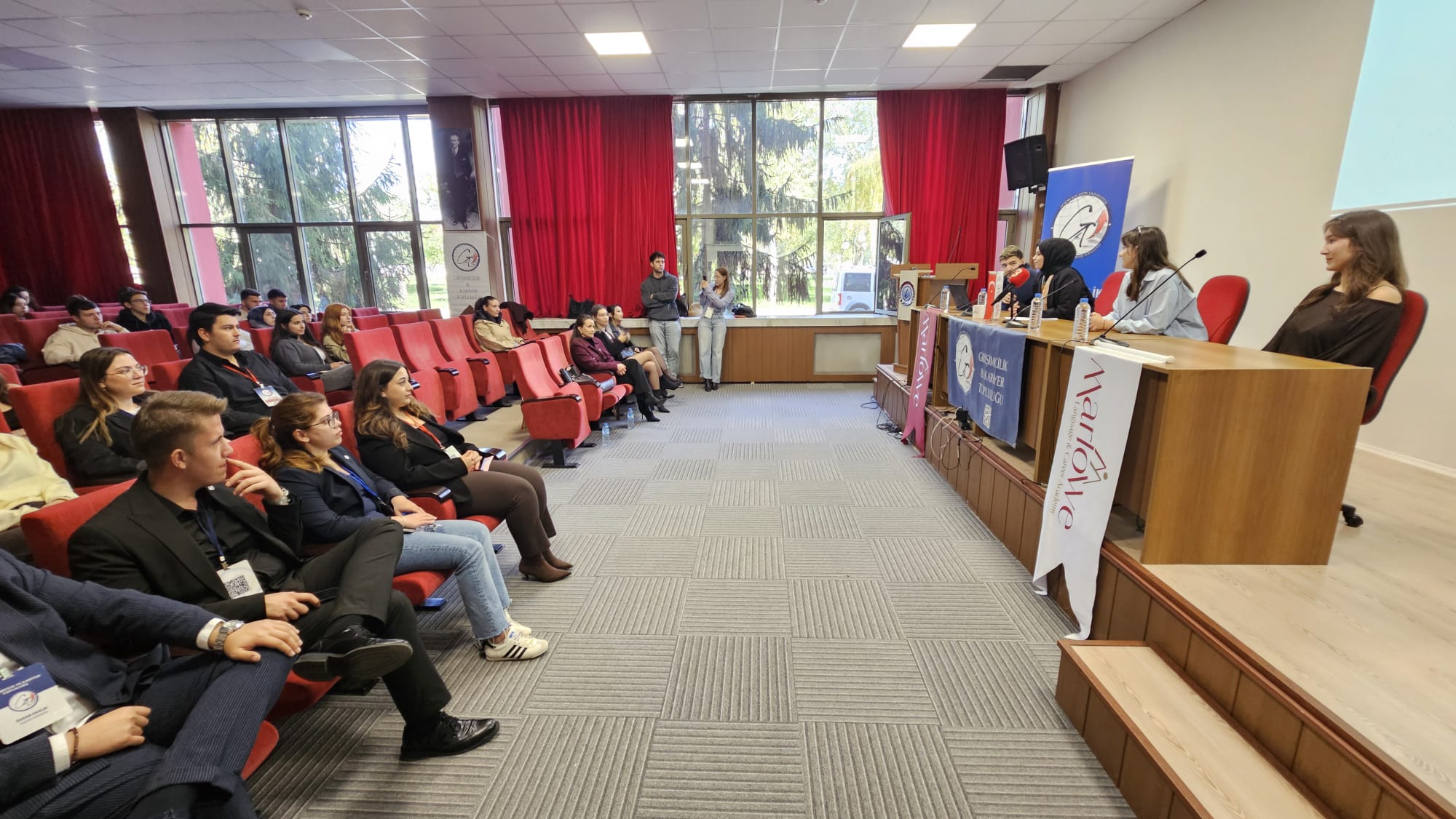 AKÜ’de öğrencilere yurt dışı kariyer fırsatları anlatıldı 2 AKÜ’de öğrencilere yurt dışı kariyer fırsatları anlatıldı