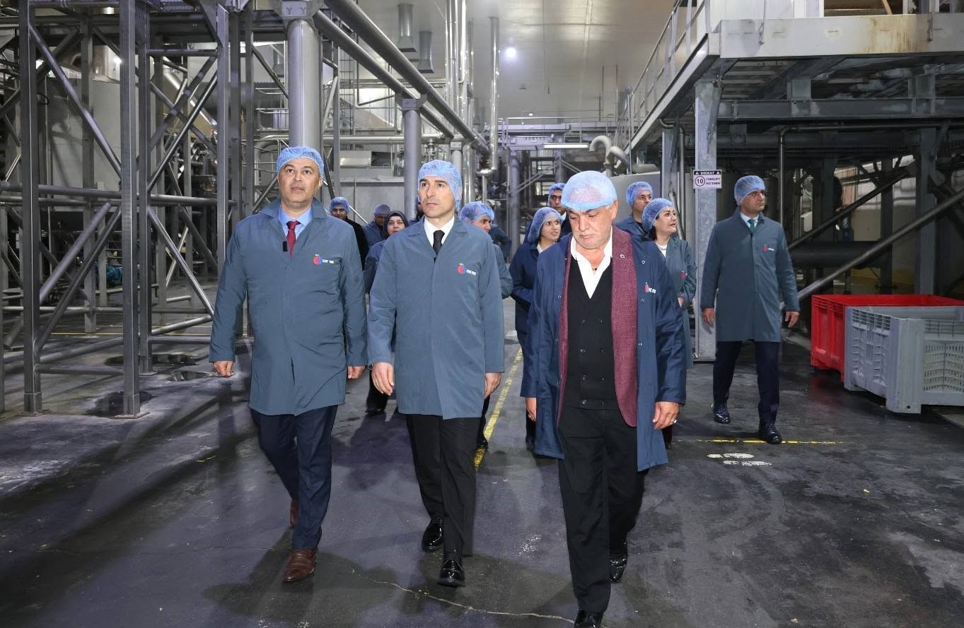 Afyonkarahisar Valisi Dr. Naci Aktaş ve eşi Nagihan Aktaş, Emirdağ
