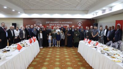 Bakan Göktaş, Gaziantep’te şehit aileleri ve gazilerle vefa buluşmasında bir