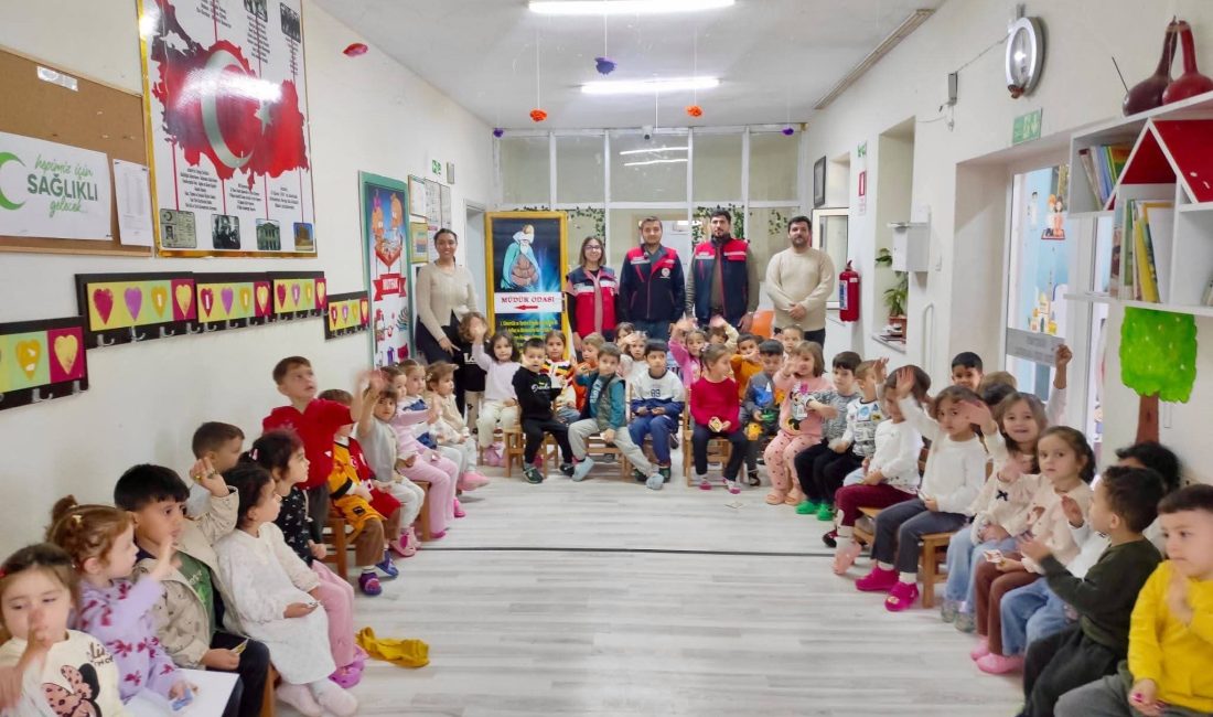 Afyonkarahisar’ın Başmakçı ilçesinde 4 Ekim Hayvanları Koruma Günü kapsamında anaokulu