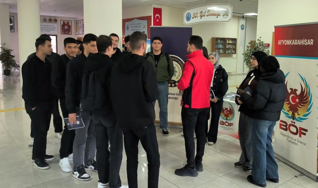 Afyonkarahisar’da polis ekipleri tarafından üniversite öğrencilerine yönelik "El Ele Güvenli