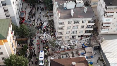 İstanbul Valiliği tarafından yapılan açıklamada, Maltepe Cevizli Mahallesi'nde çökmenin yaşandığı