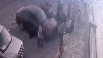 Kayseri’nin Kocasinan ilçesinde vitesi karıştıran sürücü geri gelmek yerine ileri