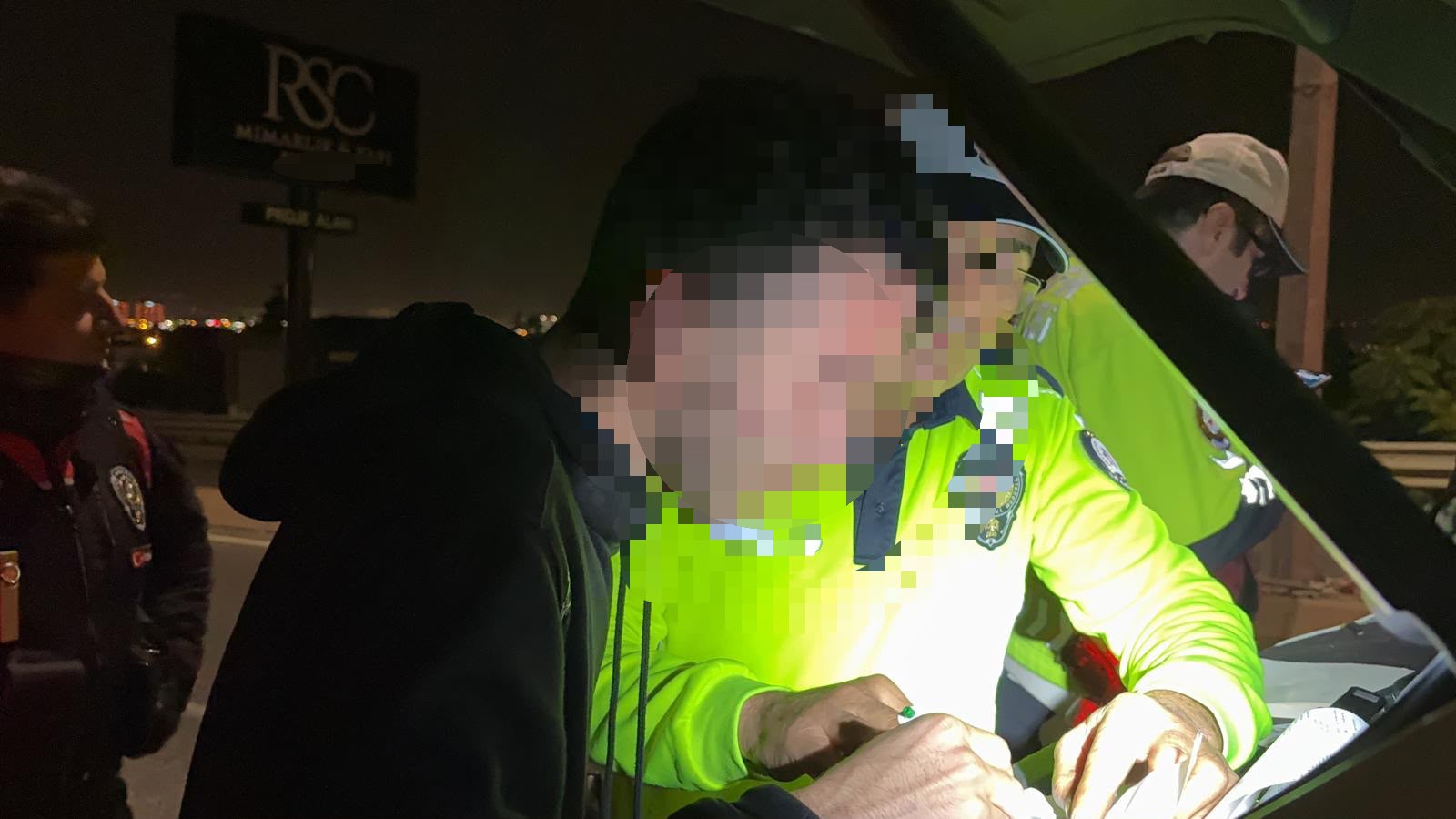 Kayseri’nin Melikgazi ilçesinde polis ekiplerinin ‘dur’ ihtarına uymayan sürücü, uzun
