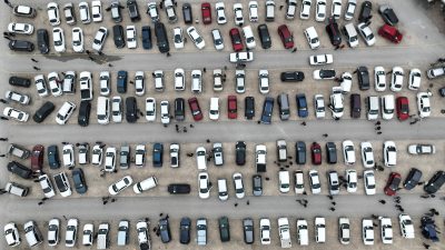 Yıllardır hayalini kurduğu otomobili alan tüketici, aracın kilometresinin düşürüldüğünü öğrenince