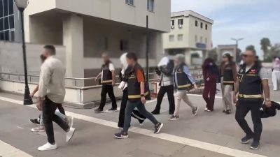 Osmaniye’de düzenlenen fuhuş operasyonunda gözaltına alınan 14 şüpheliden 8’i tutuklandı.
