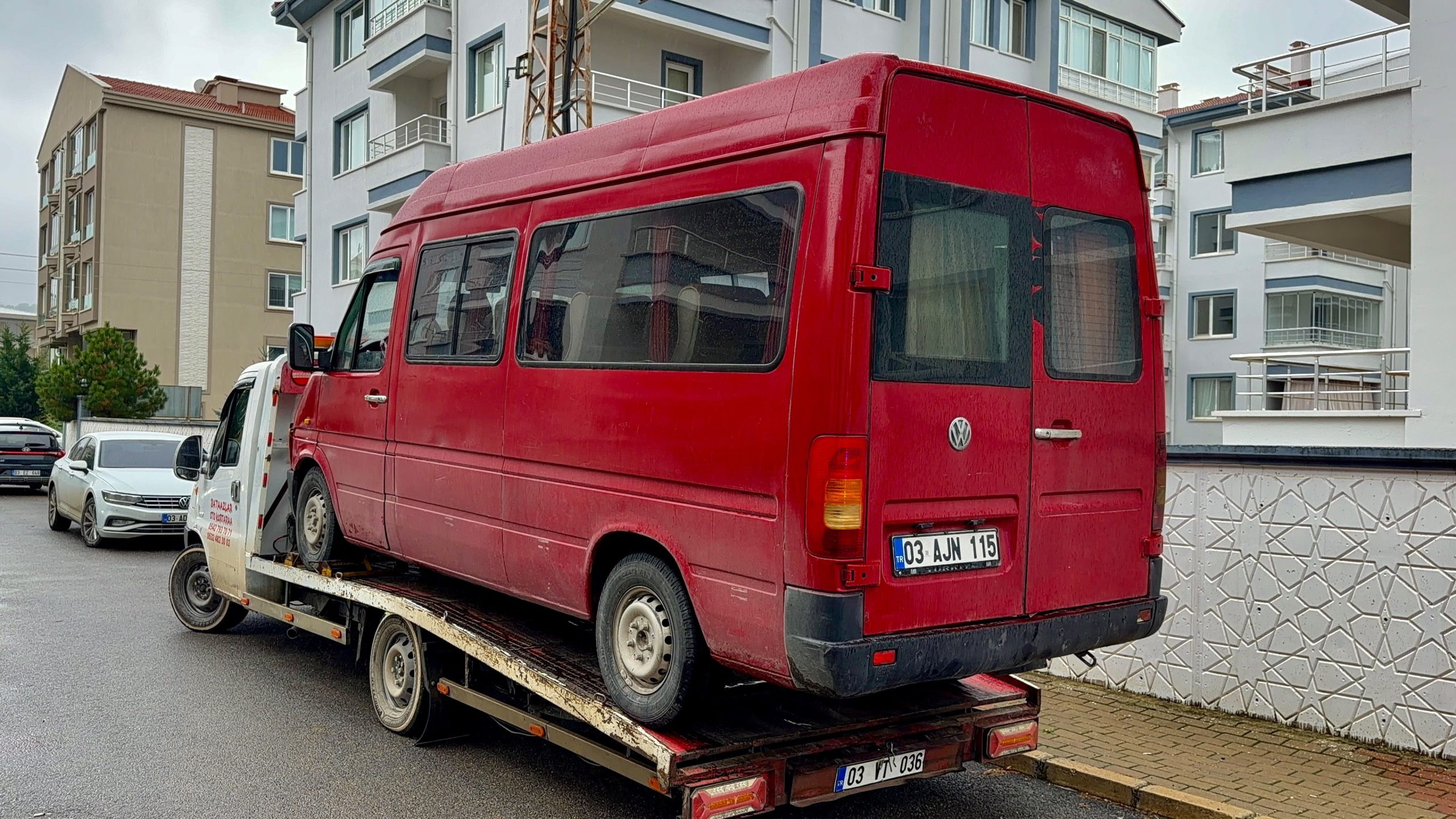 Minibüslerin çarpıştığı kazanın detayları 3 Minibüslerin çarpıştığı kazanın detayları