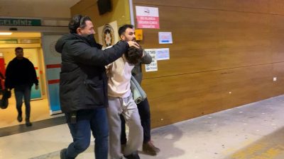Bursa'nın İnegöl ilçesinde kız meselesi yüzünden çıktığı öne sürülen bıçaklı