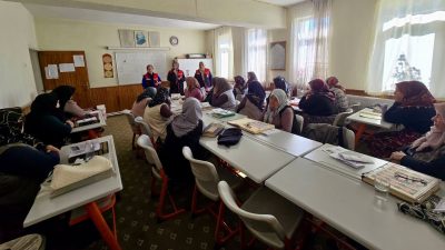 Afyonkarahisar’da kadın çiftçilere yönelik hayvanlardan insanlara bulaşabilen zoonoz hastalıklar hakkında