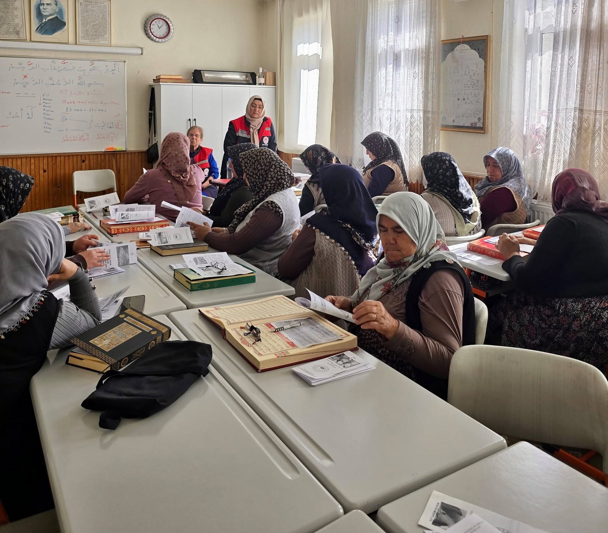 Kadın çiftçilere zoonoz hastalıklar anlatıldı 1 Kadın çiftçilere zoonoz hastalıklar anlatıldı