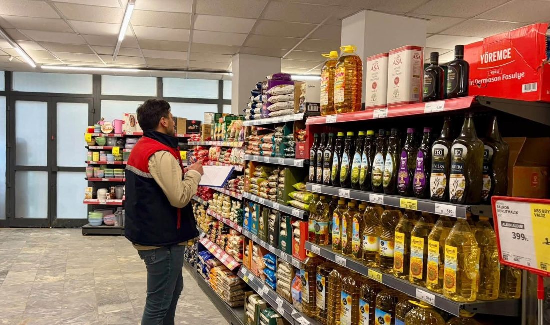 Afyonkarahisar’da tarımsal ürünlerin piyasa fiyatlarının izlenmesi amacıyla marketlerde fiyat takip