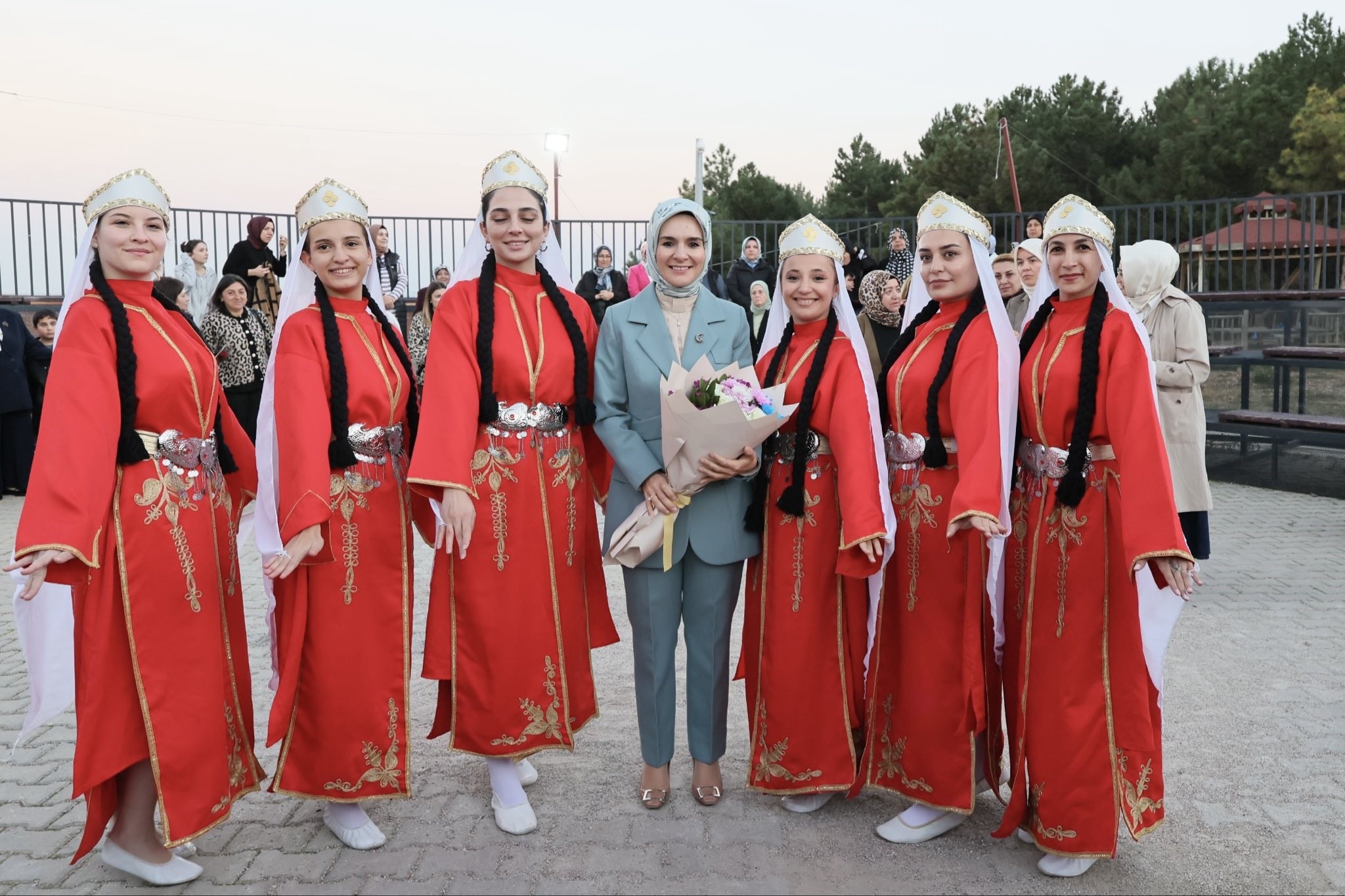 Bakan Göktaş, Sultandağı Anne Kız Buluşması'na katıldı 2 Bakan Göktaş, Sultandağı Anne Kız Buluşması'na katıldı