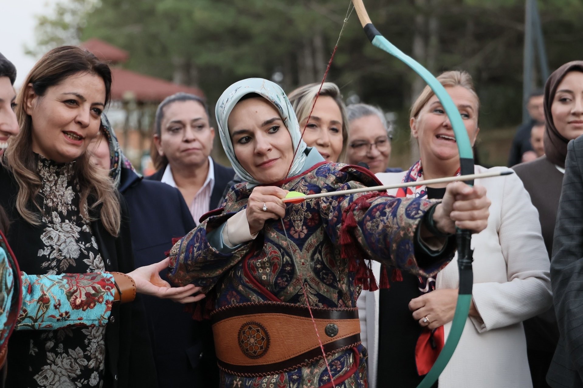 Bakan Göktaş, Sultandağı Anne Kız Buluşması'na katıldı 4 Bakan Göktaş, Sultandağı Anne Kız Buluşması'na katıldı