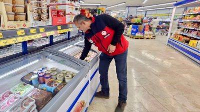 Afyonkarahisar’da tarımsal ürünlerin piyasa hareketlerinin izlenmesi amacıyla marketlerde fiyat takip
