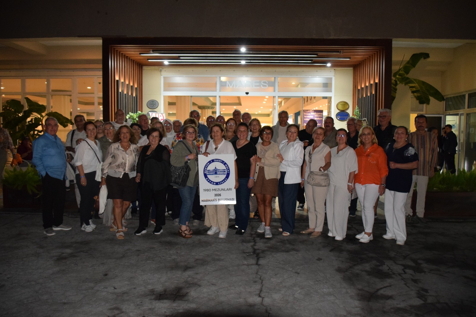 Afyon Lisesi 1980 mezunları Marmaris’te buluştu 1 Afyon Lisesi 1980 mezunları Marmaris’te buluştu