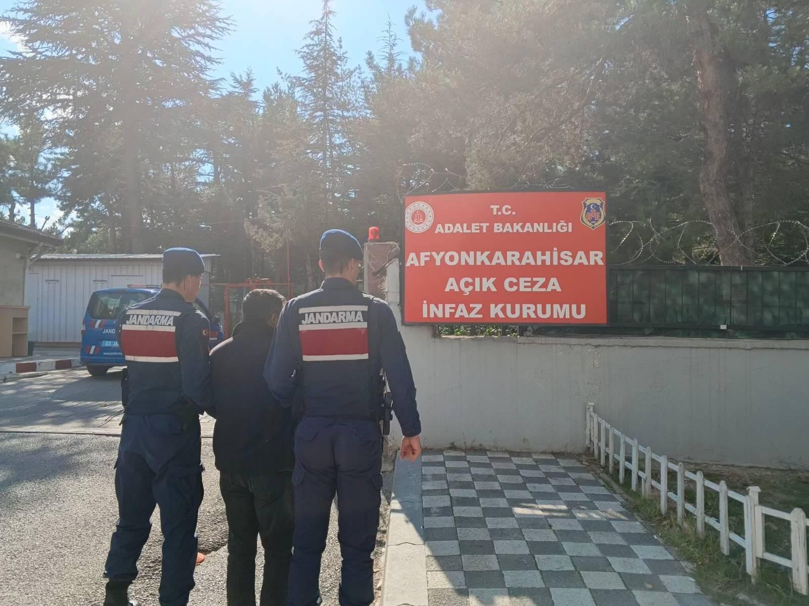 Afyonkarahisar’da bir haftada 50 kişi yakalandı, 15’i tutuklandı