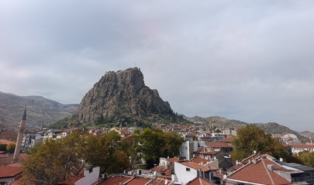 Afyonkarahisar yeni haftaya sıcak ve kapalı bir hava ile başlarken,