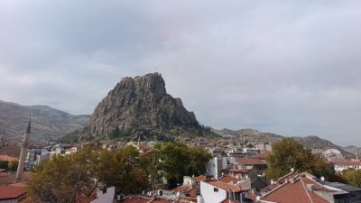 Afyonkarahisar yeni haftaya sıcak ve kapalı bir hava ile başlarken,
