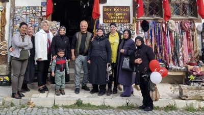 Afyon Kadın Kültür ve Dayanışma Derneği ile Ulu Cami karşısında