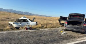 Afyonkarahisar'ın Emirdağ ilçesinde iki otomobilin kafa kafaya çarpıştığı kazada 4