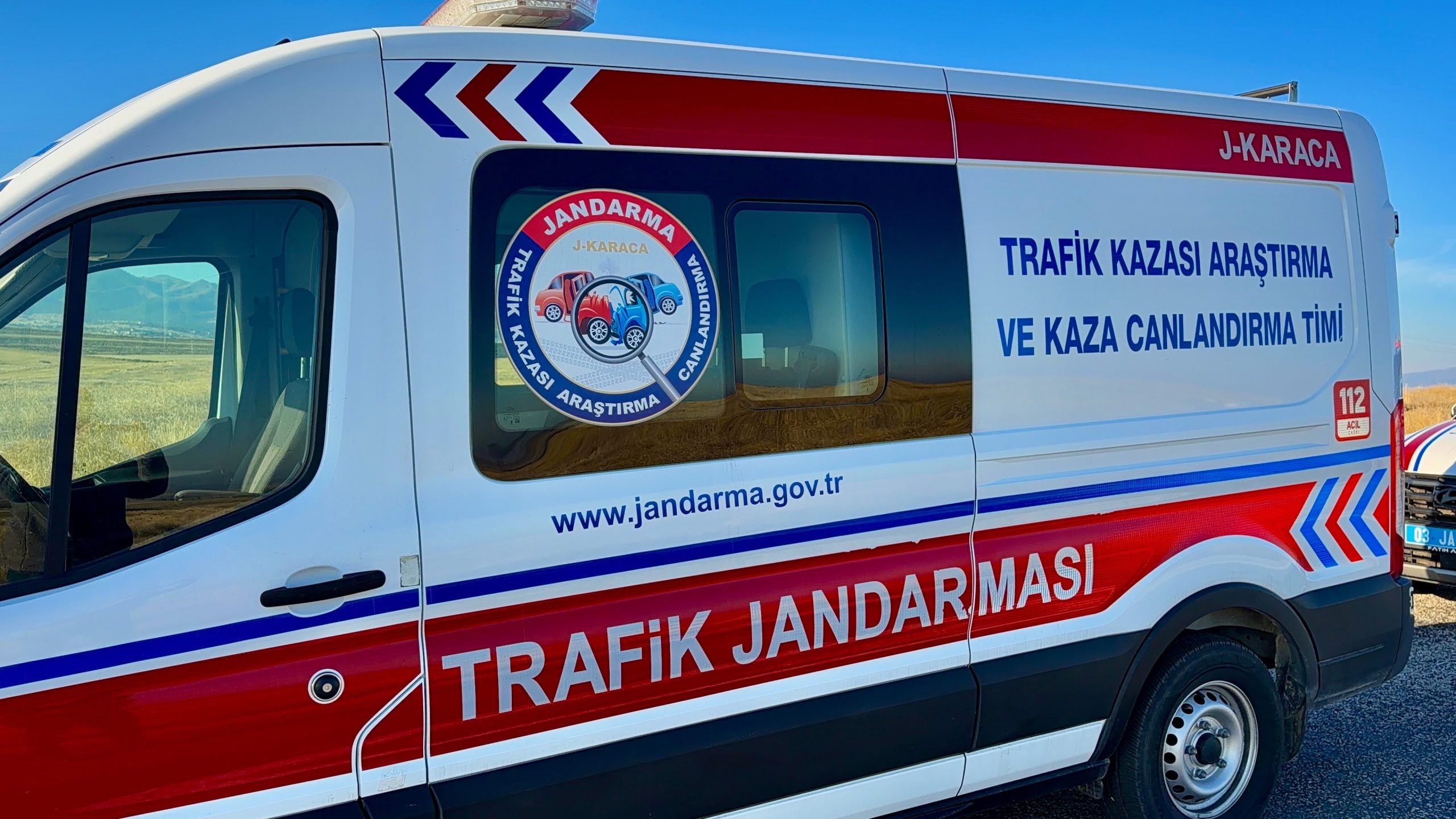 Afyon’da feci kaza: Otomobiller kafa kafaya çarpıştı, 4 ölü 2 Afyon’da feci kaza: Otomobiller kafa kafaya çarpıştı, 4 ölü