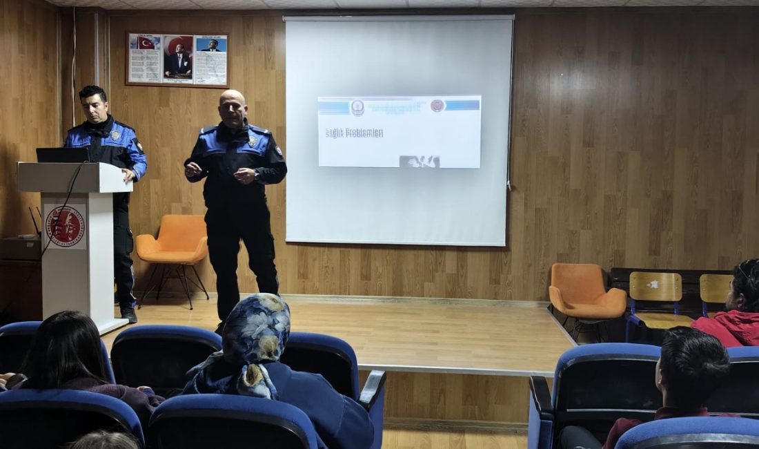 Afyonkarahisar’da polis ekipleri, Atatürk Mesleki ve Teknik Anadolu Lisesi öğrencilerine
