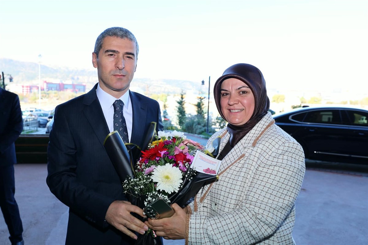 Afyon’da muhtarlar aynı çatı altında buluştu 7 Afyon’da muhtarlar aynı çatı altında buluştu