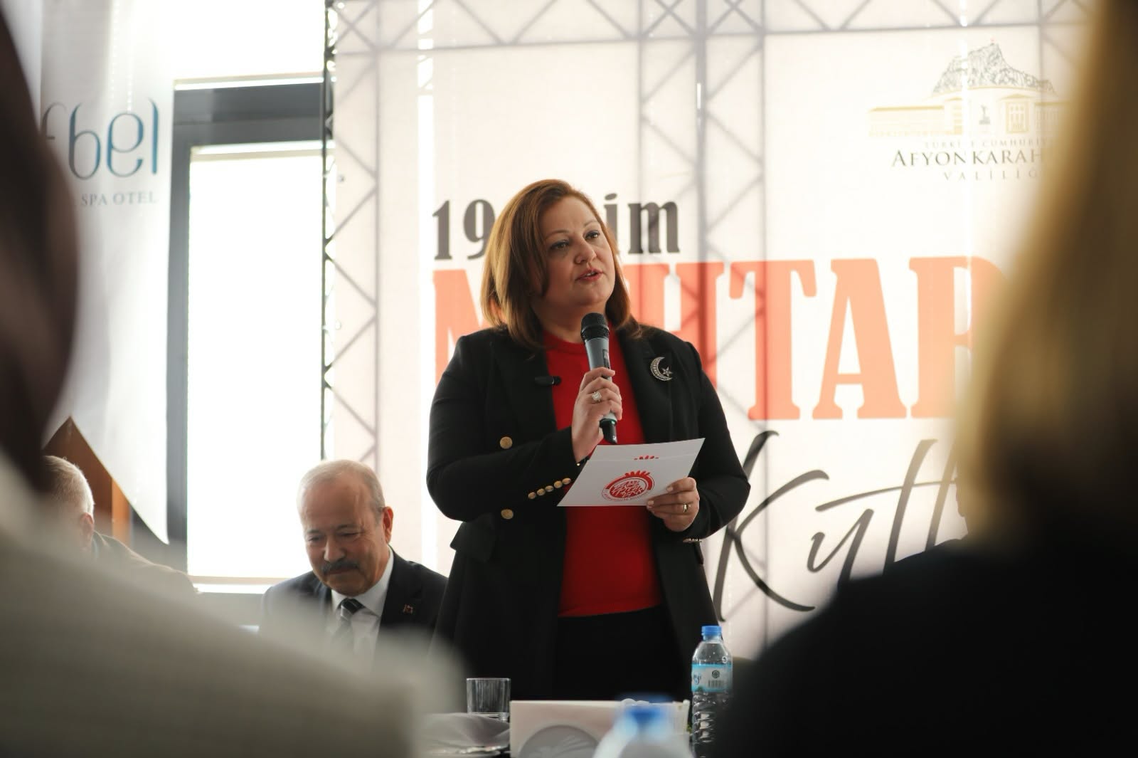 Afyon’da muhtarlar aynı çatı altında buluştu 2 Afyon’da muhtarlar aynı çatı altında buluştu