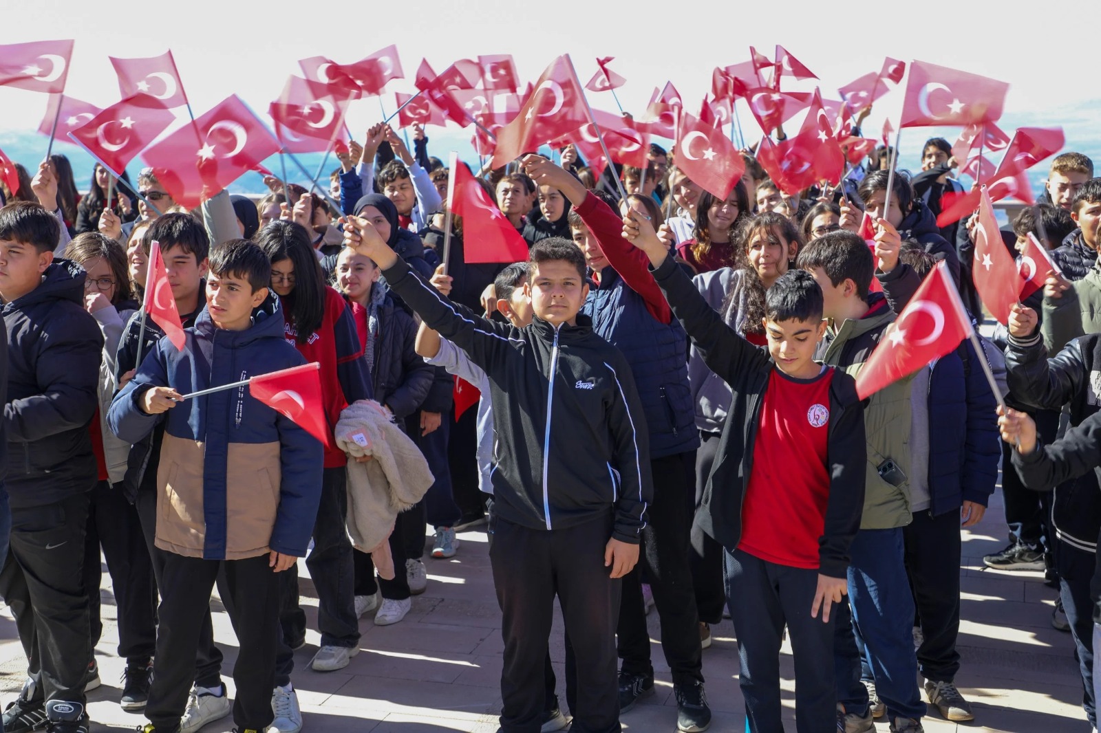 Afyonkarahisar Belediyesi’nden öğrencilere Kocatepe’de zafer yolculuğu 6 Afyonkarahisar Belediyesi’nden öğrencilere Kocatepe’de zafer yolculuğu