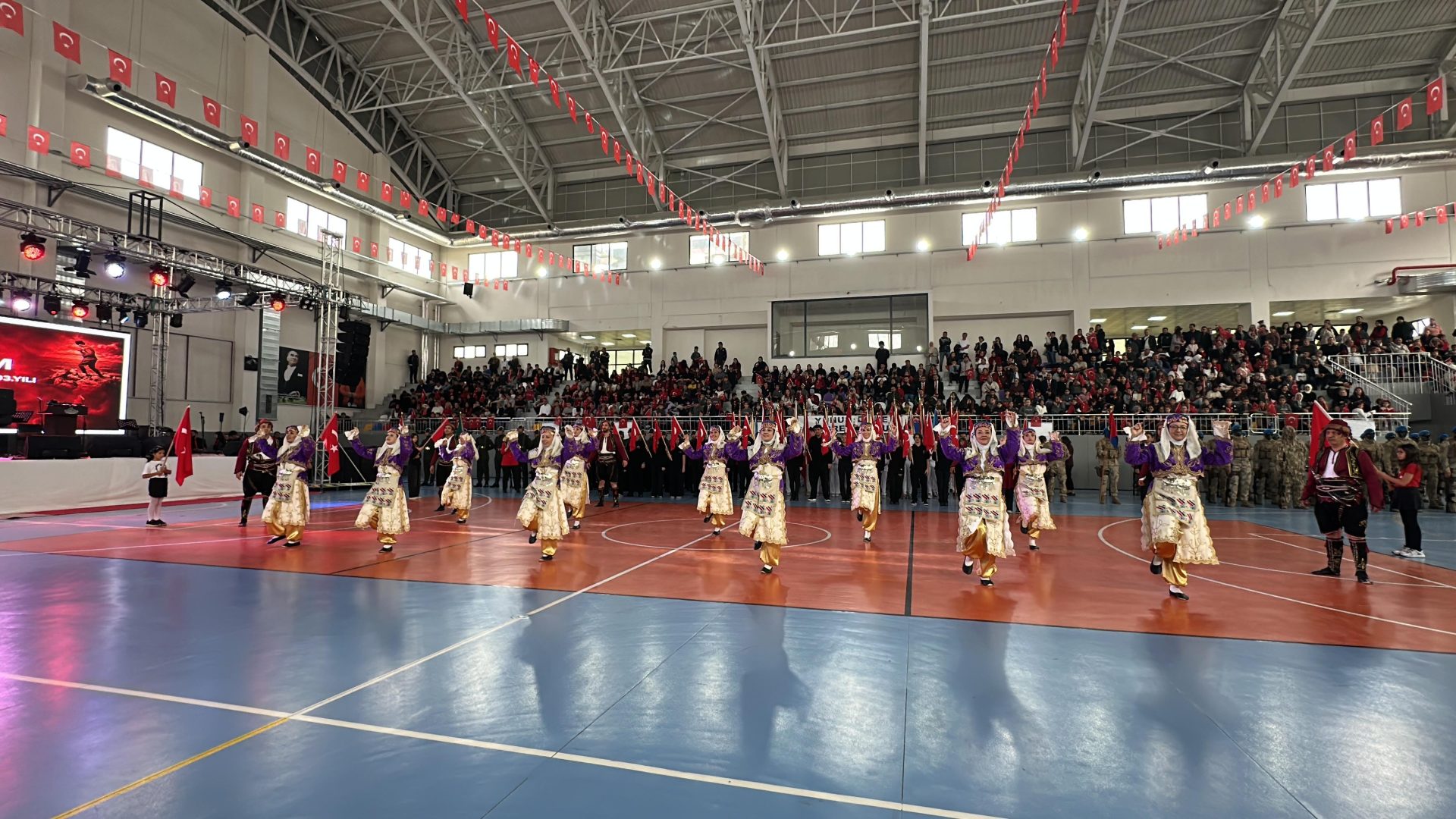Afyonkarahisar’da Cumhuriyet Bayramı coşkuyla kutlandı 3 Afyonkarahisar’da Cumhuriyet Bayramı coşkuyla kutlandı
