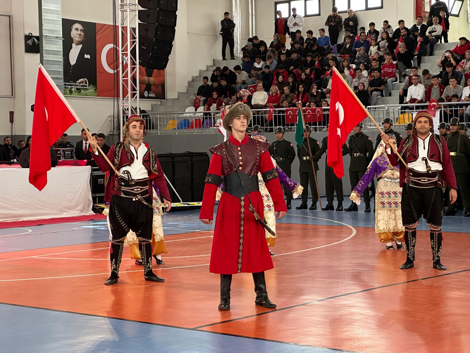 Afyonkarahisar’da Cumhuriyet Bayramı coşkuyla kutlandı 7 Afyonkarahisar’da Cumhuriyet Bayramı coşkuyla kutlandı