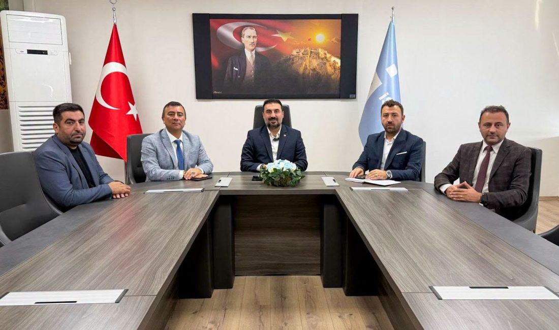AK Parti Afyonkarahisar İl Başkanı Dr. Özgür Kavak, İŞKUR İl