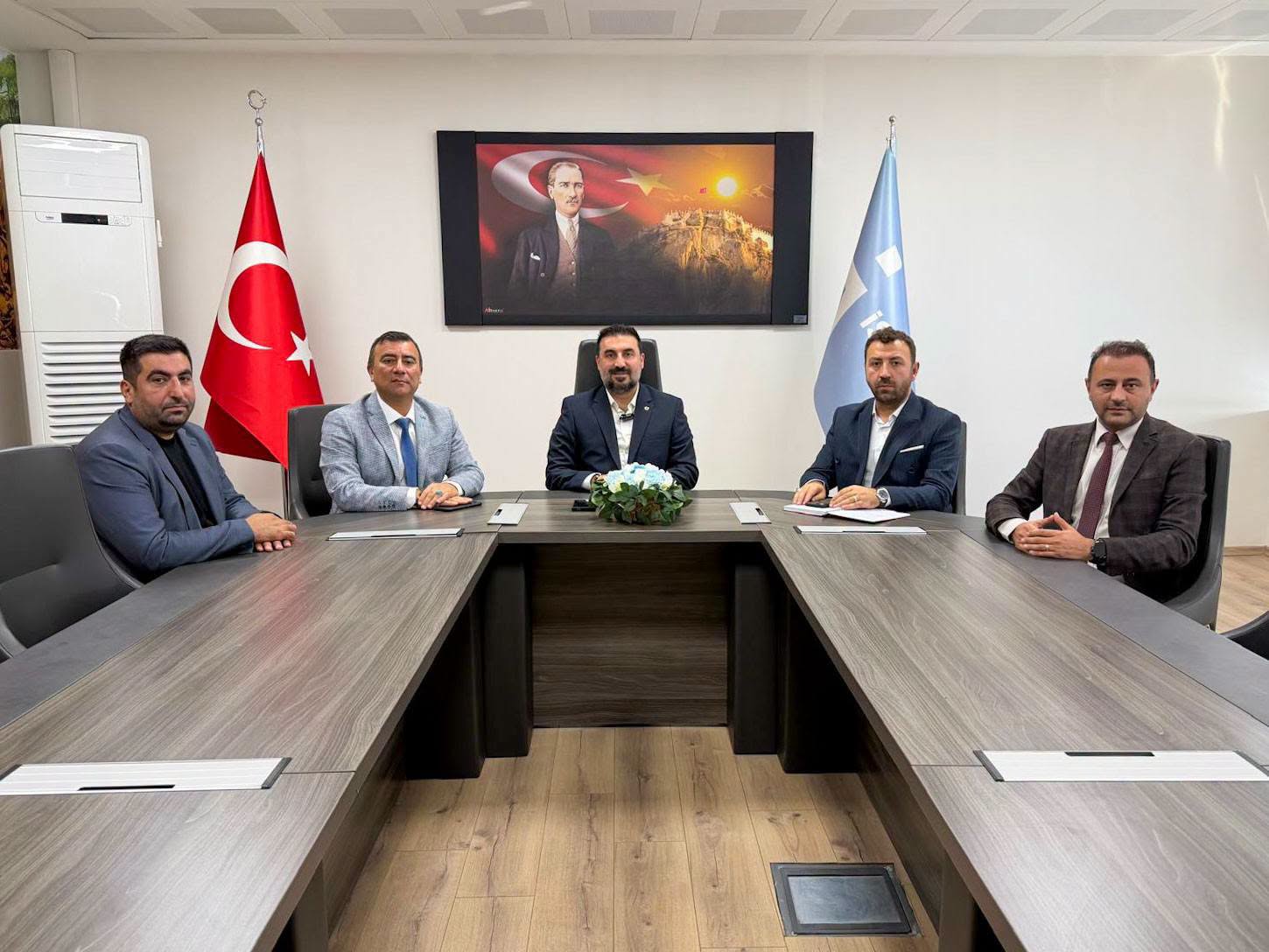AK Parti Afyonkarahisar İl Başkanı Dr. Özgür Kavak, İŞKUR İl