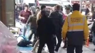 Afyonkarahisar'da kentin en işlek caddelerinden birinde güpegündüz yaşanan sopalı ve