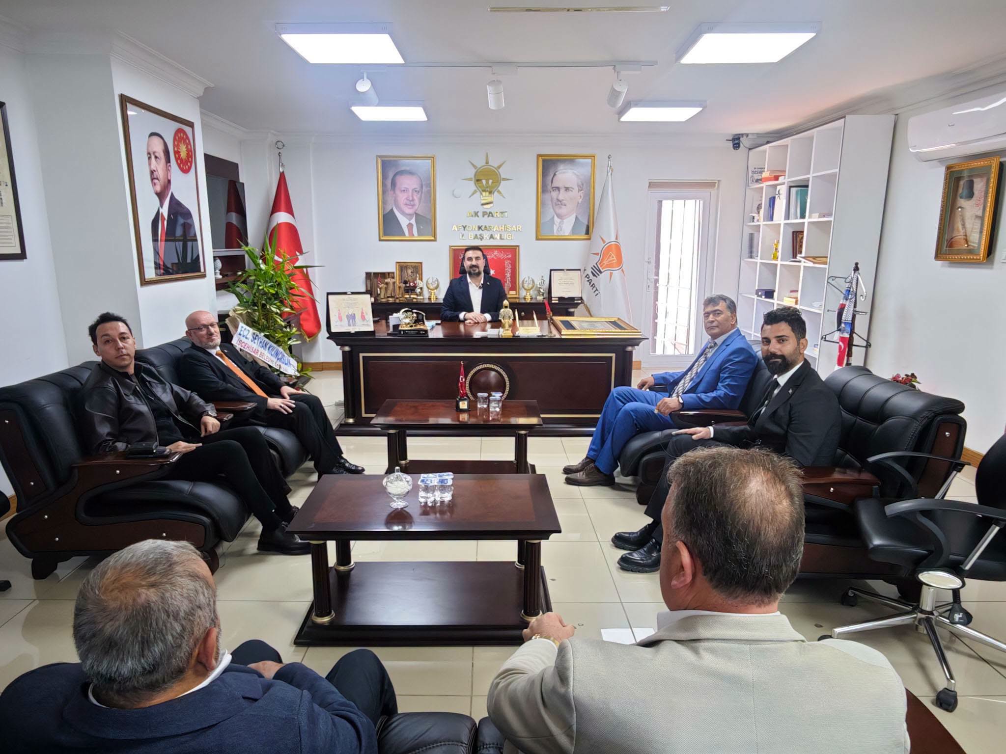Ankara’dan Özgür Kavak’a hayırlı olsun ziyareti 1 Ankara’dan Özgür Kavak’a hayırlı olsun ziyareti
